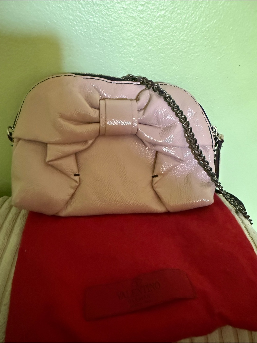 Authentic Valentino Garavani
Bow Accent Crossbody Bag in Blush Pink - Picture 5 of 15